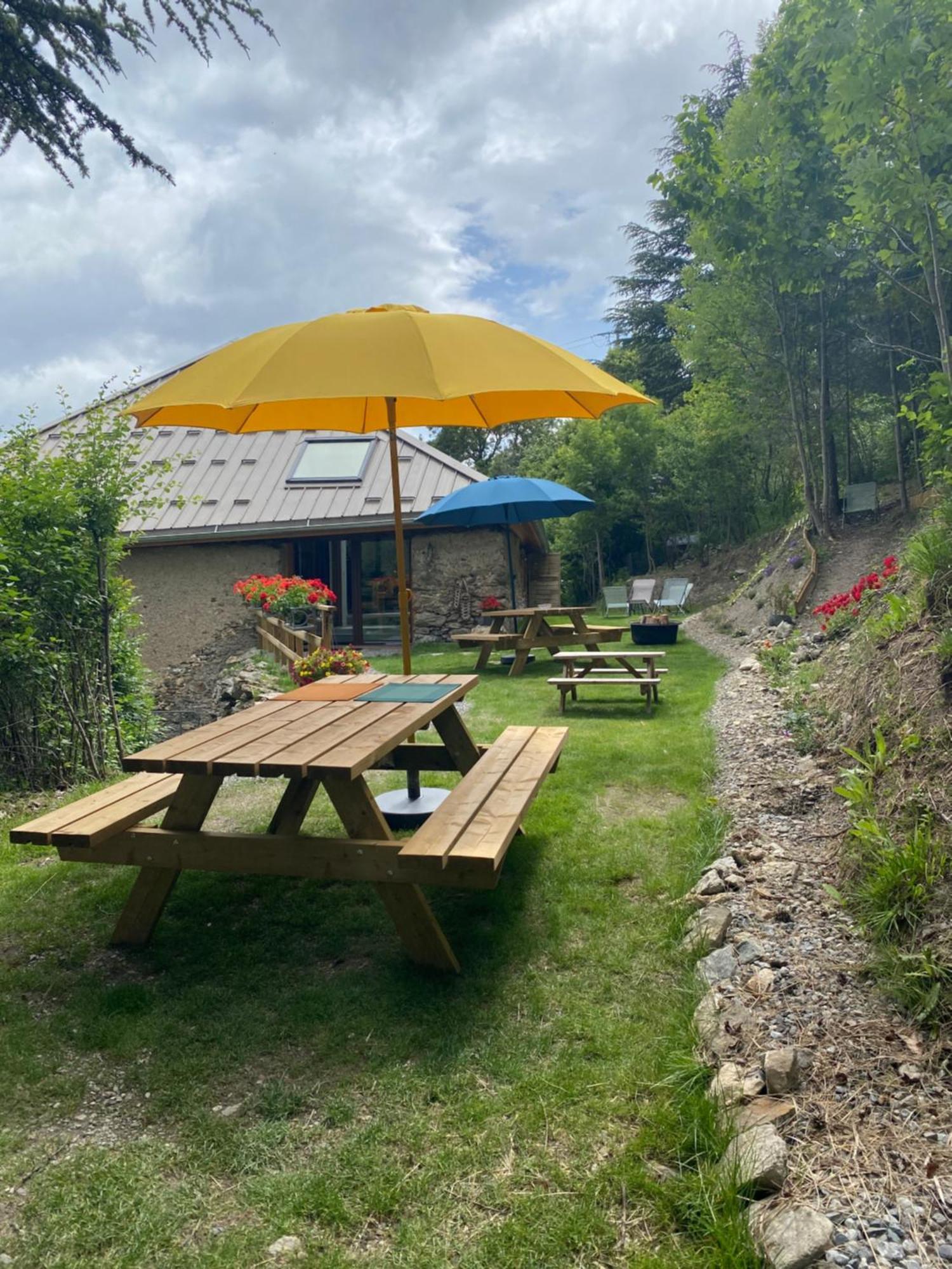 Le Couleau Bed & Breakfast Chateauroux-les-Alpes Eksteriør bilde
